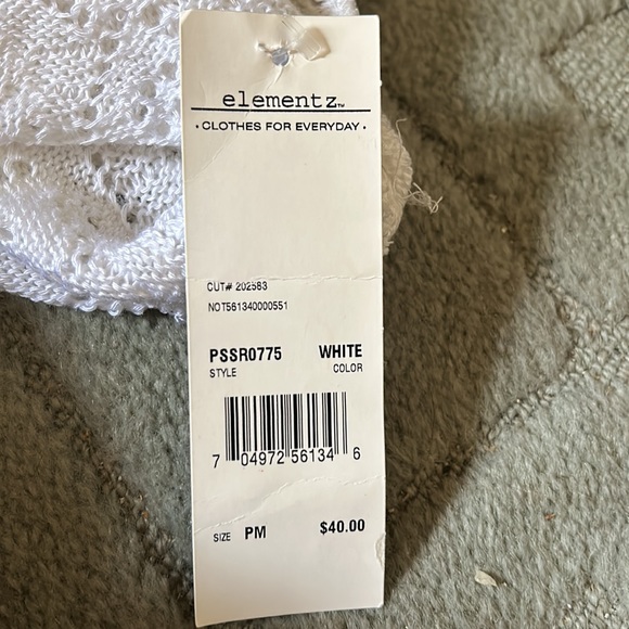 NWT  woman’s open lace  top by elementz - Picture 4 of 4